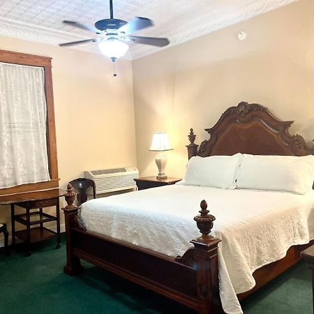 The Eastland Historic Hotel- Imperial Room Екстер'єр фото