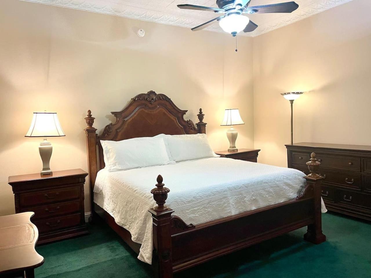The Eastland Historic Hotel- Imperial Room Екстер'єр фото